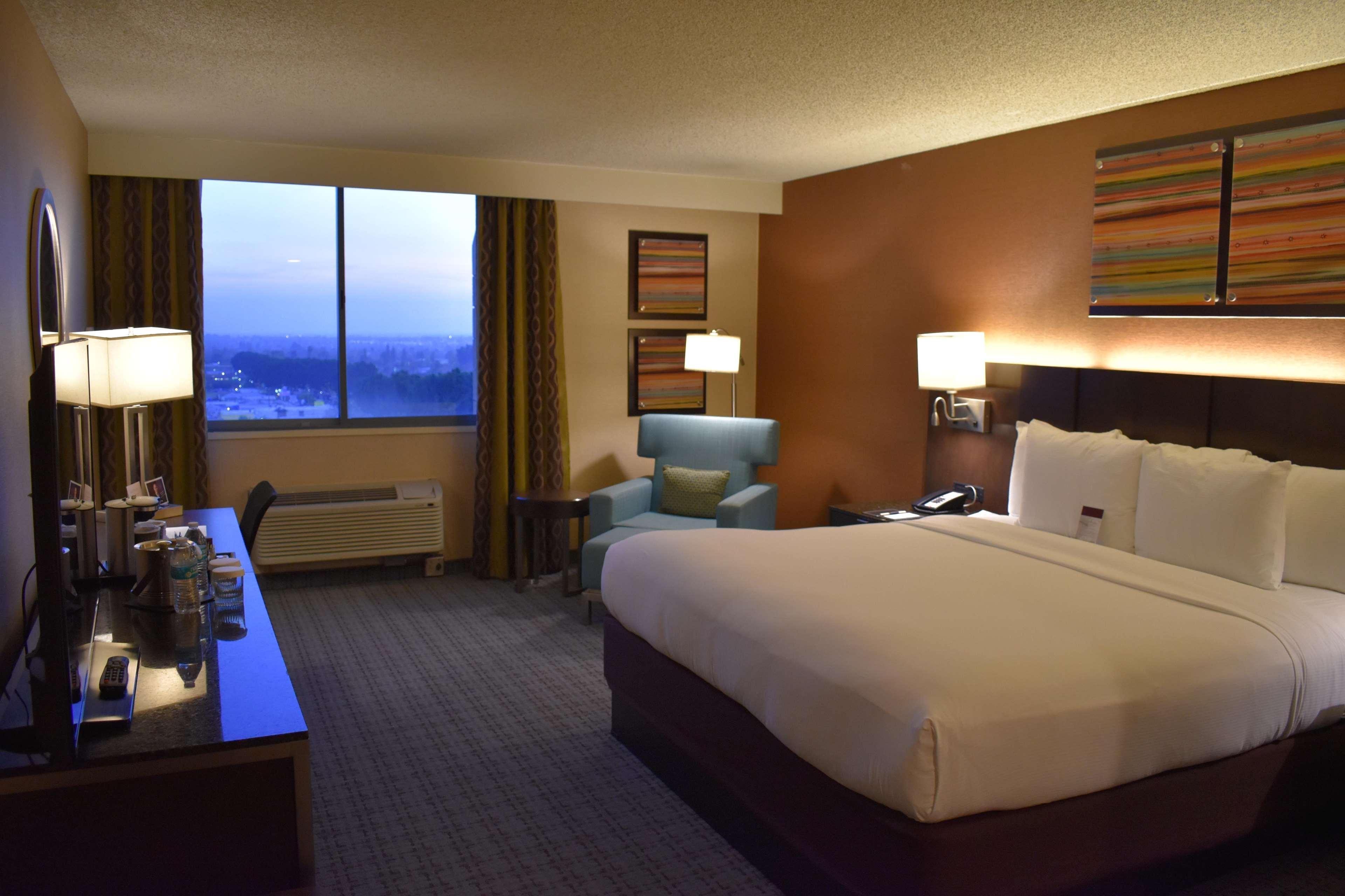 Doubletree By Hilton Whittier Hotel Eksteriør billede