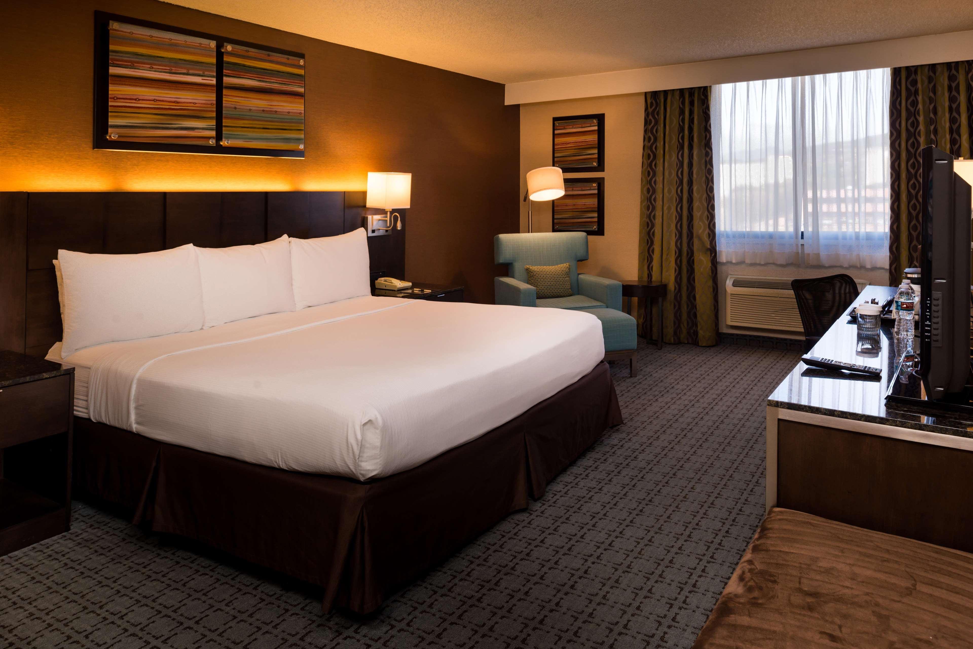 Doubletree By Hilton Whittier Hotel Eksteriør billede