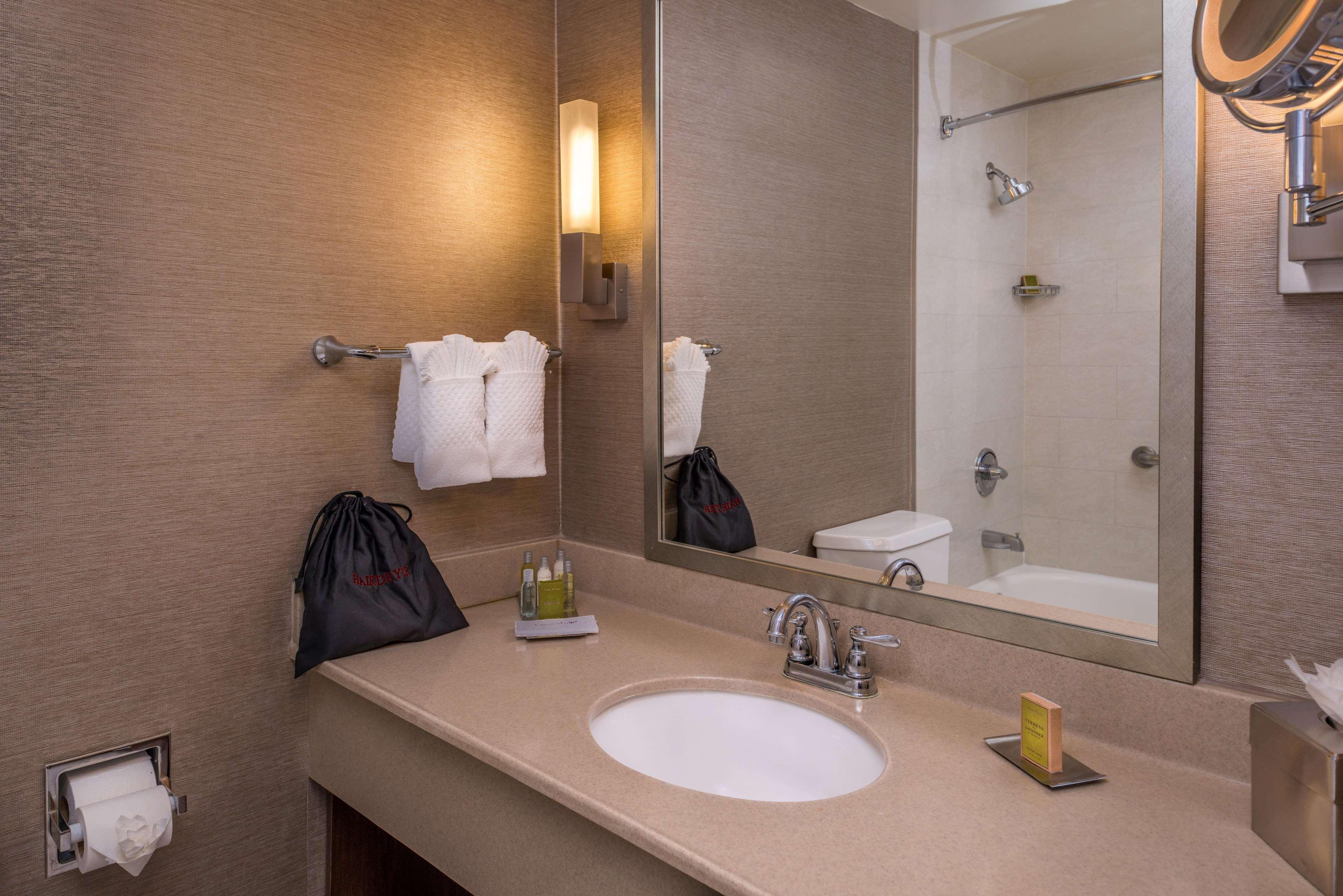 Doubletree By Hilton Whittier Hotel Værelse billede