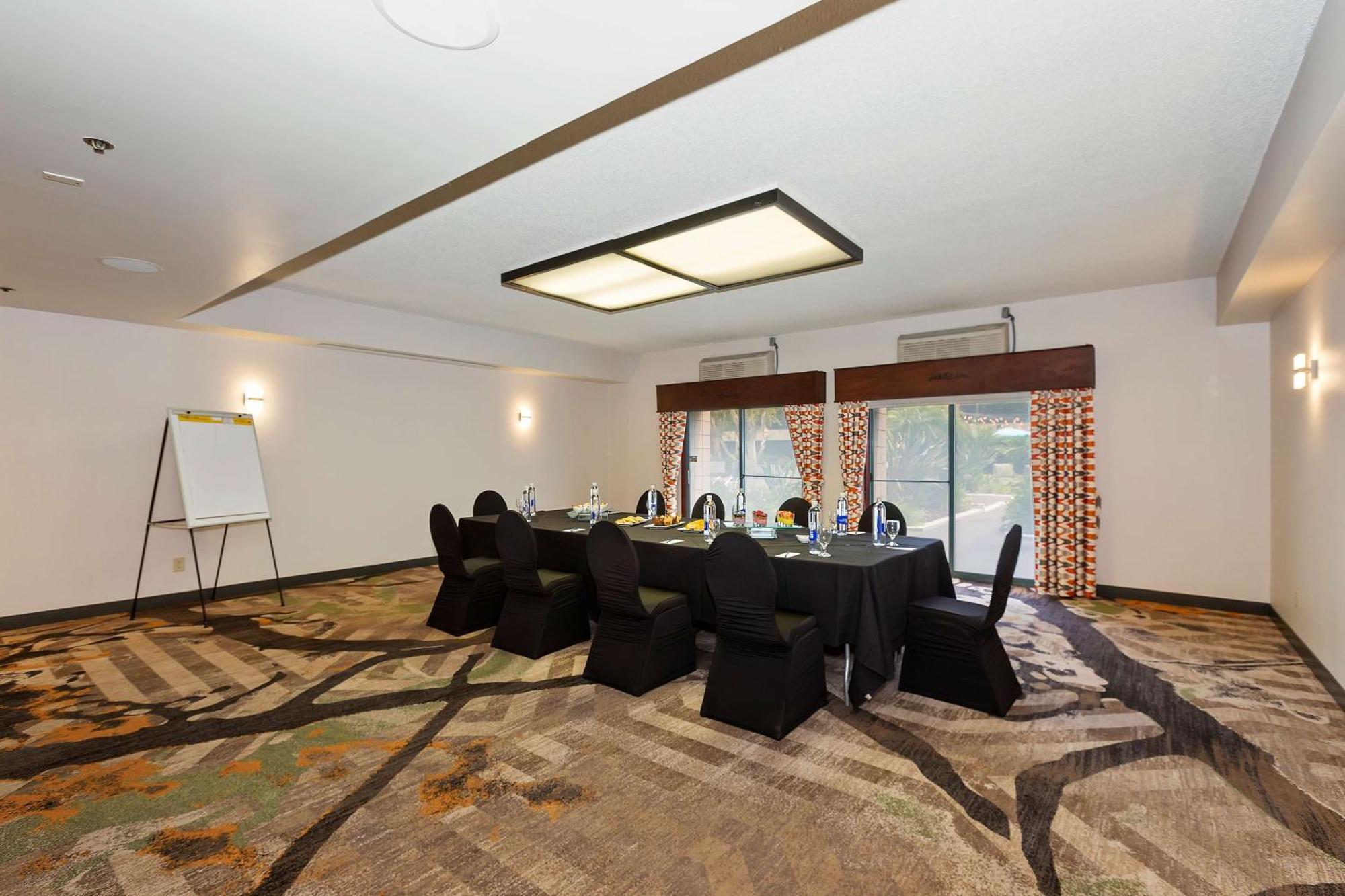 Doubletree By Hilton Whittier Hotel Eksteriør billede