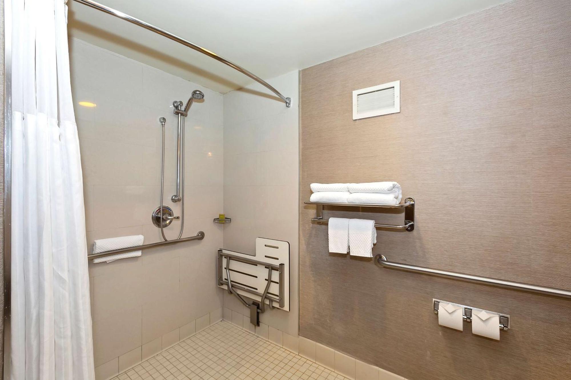 Doubletree By Hilton Whittier Hotel Eksteriør billede