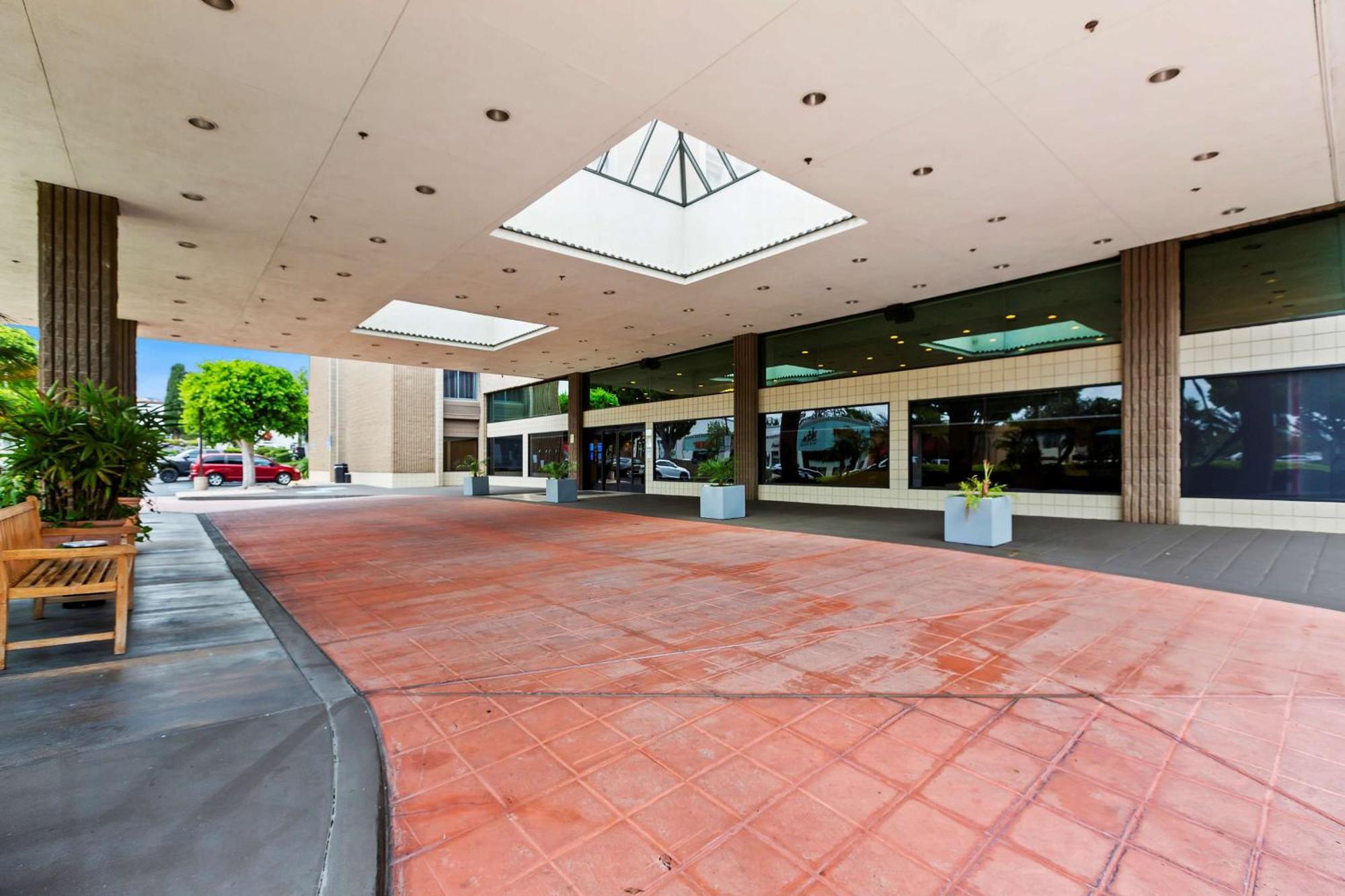 Doubletree By Hilton Whittier Hotel Eksteriør billede