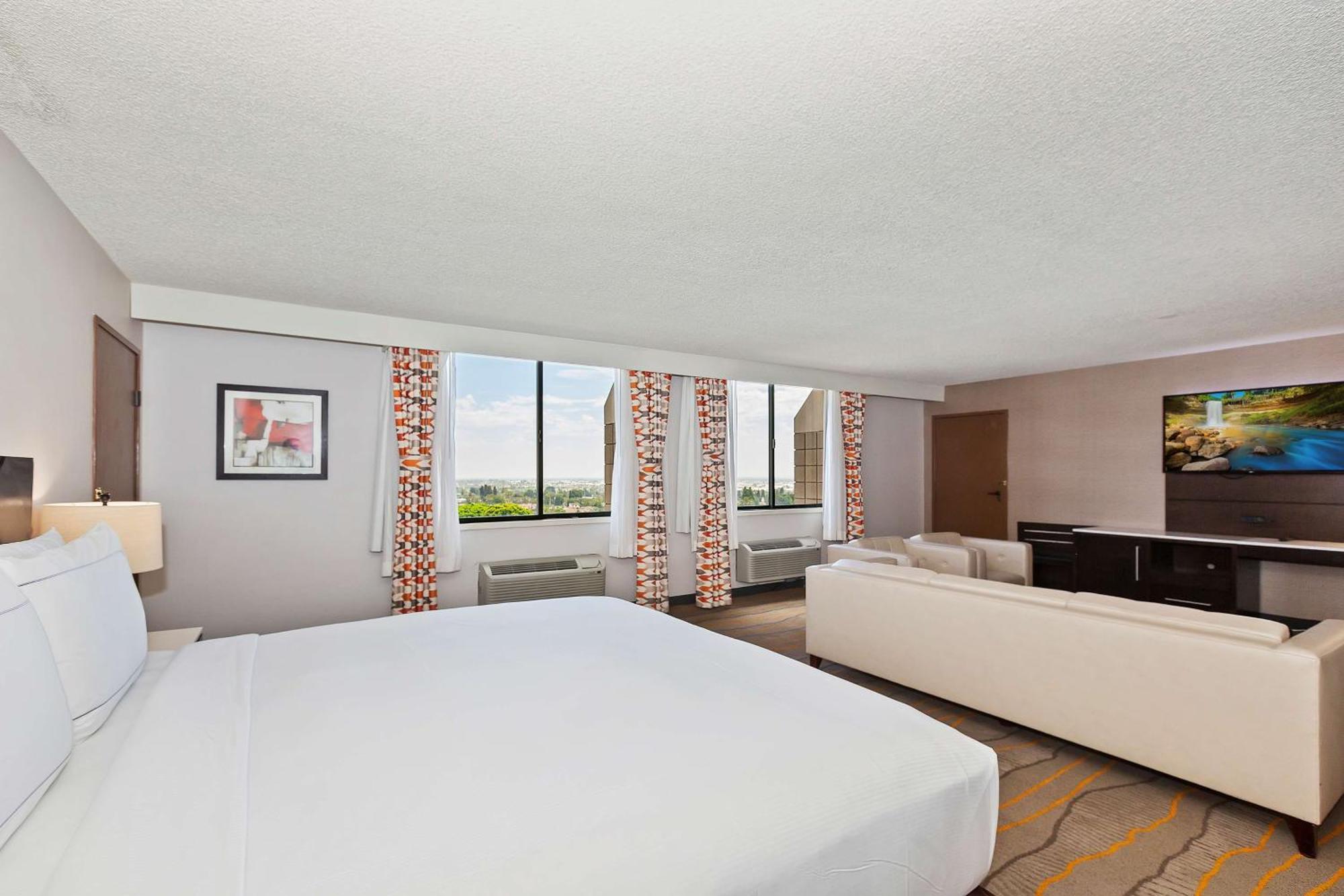 Doubletree By Hilton Whittier Hotel Eksteriør billede