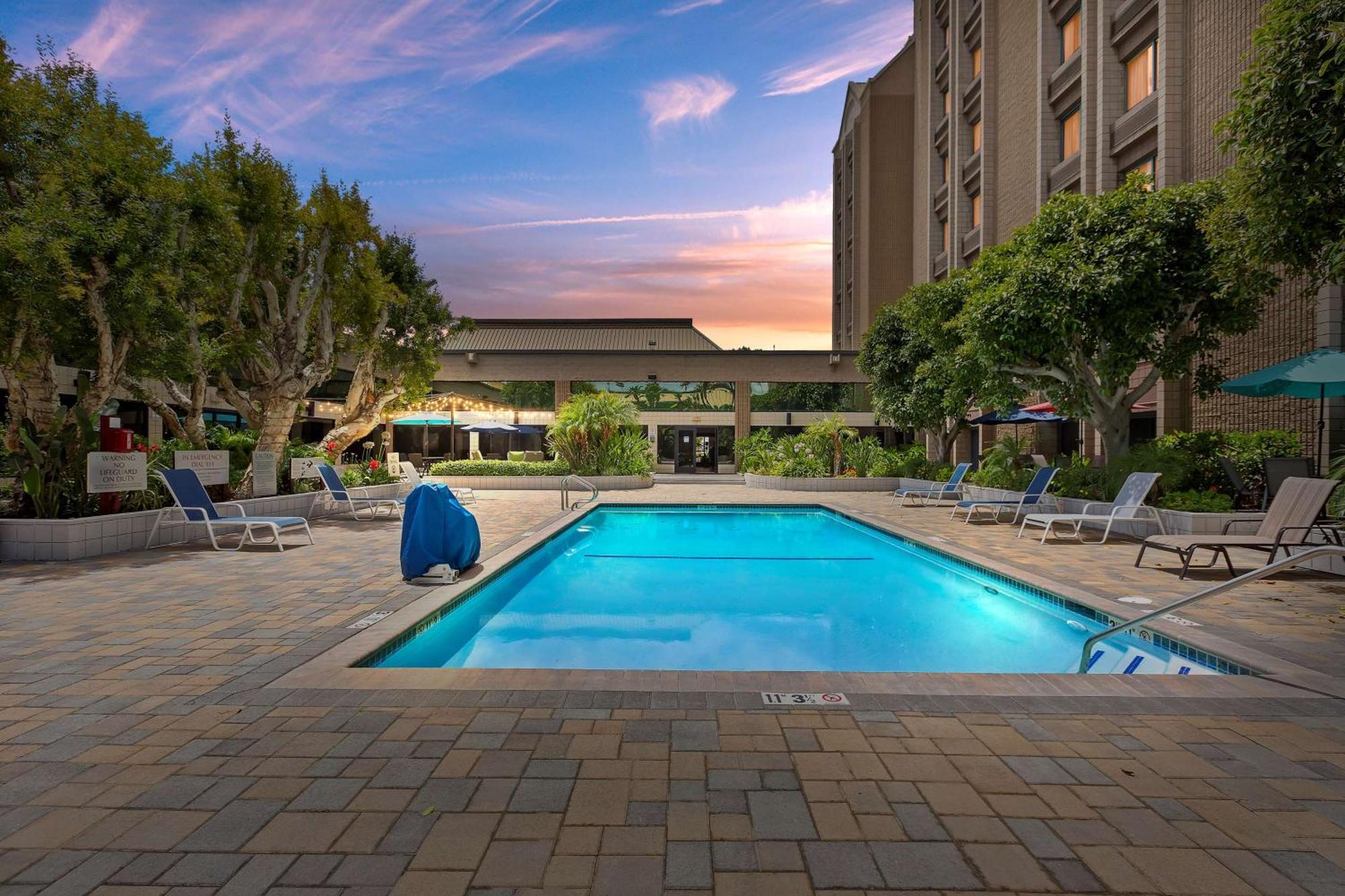Doubletree By Hilton Whittier Hotel Eksteriør billede